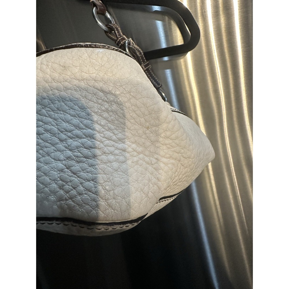 Coach White and Brown Leather Shoulder Bag with Slouchy Silhouette - Picture 5 of 9